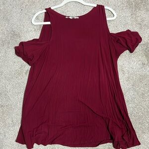 Urban outfitters off should top worn but good condition!